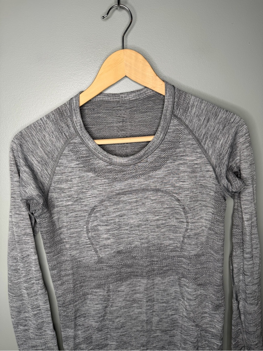 Lululemon Swiftly Tech Long Sleeve - Picture 4 of 10